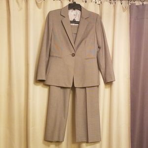 Tahari Suit sz 6p Arthur s Levine Pants